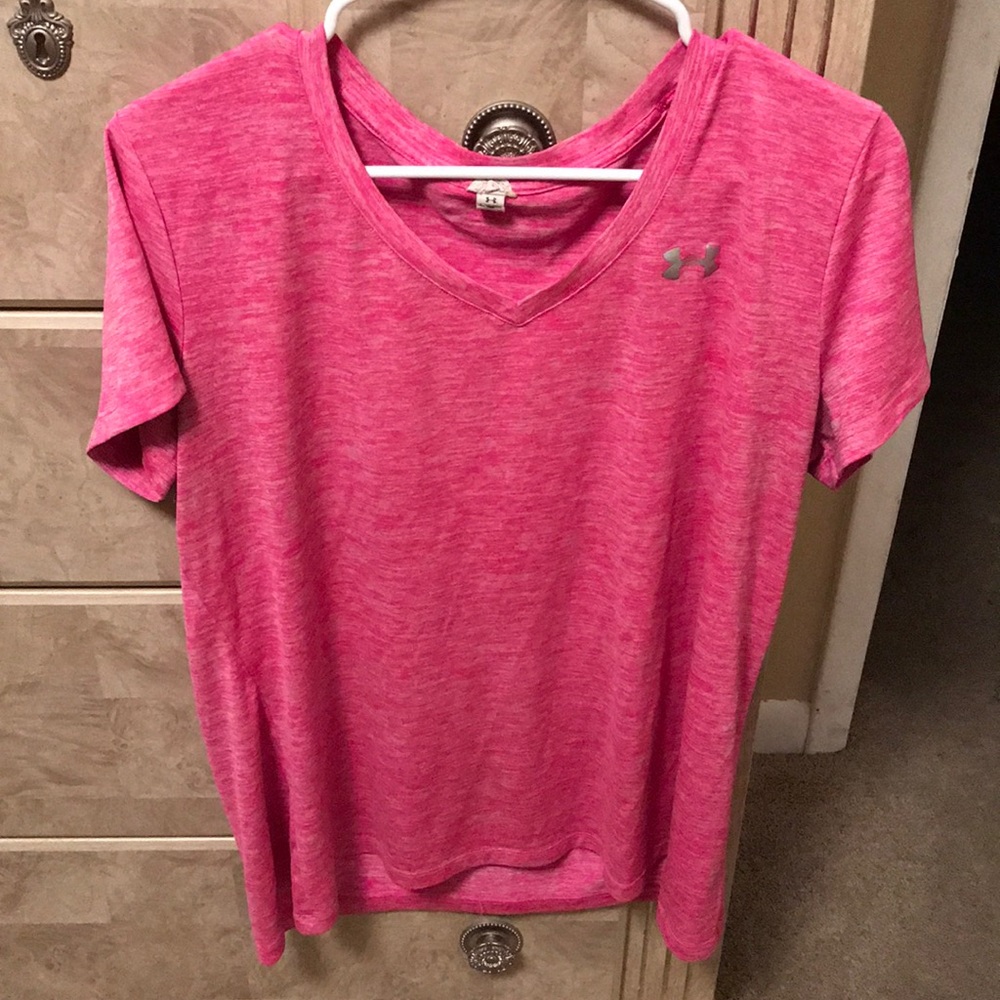 Women’s Under Armour VNeck Tee